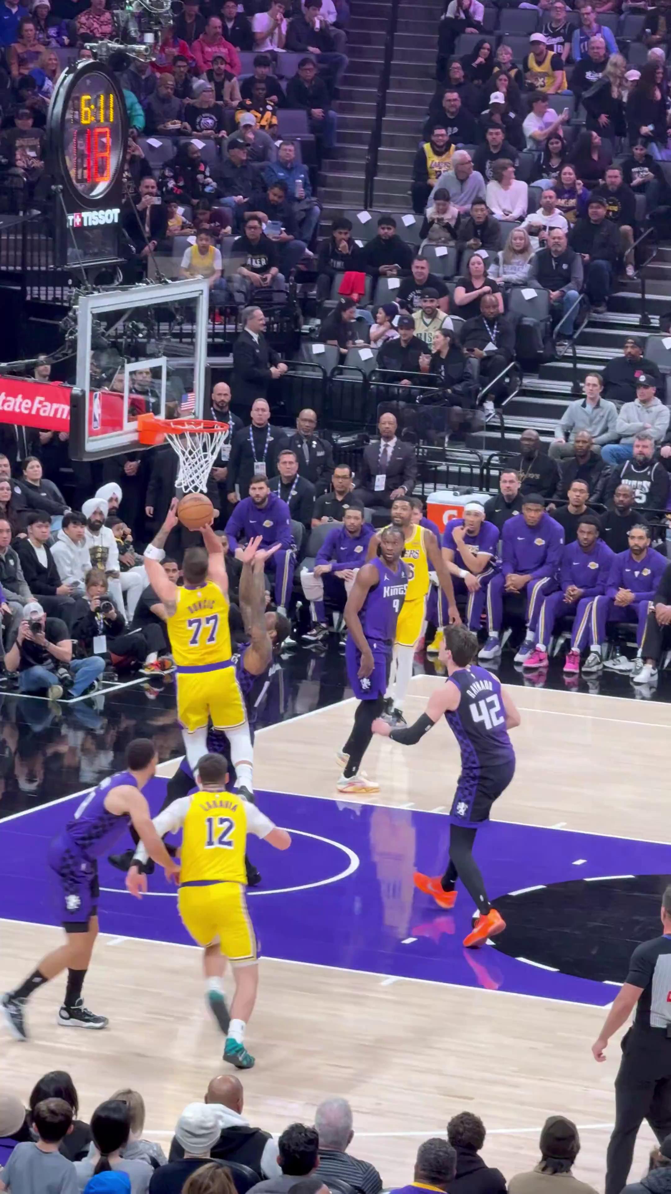 九游体育-包含东契奇回归赛场，赛况扑朔迷离首场状态亮眼，切尔西观众沸腾！的词条